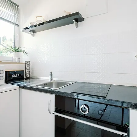 Charming Little Apartment Cilipi Exterior photo
