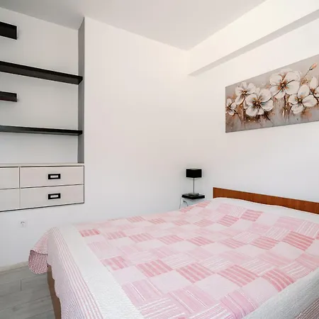 Charming Little Apartment Cilipi Exterior photo